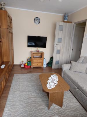 🏡 **ELADÓ 2 SZOBÁS LAKÁS + PINCE + GARÁZS** 🏡